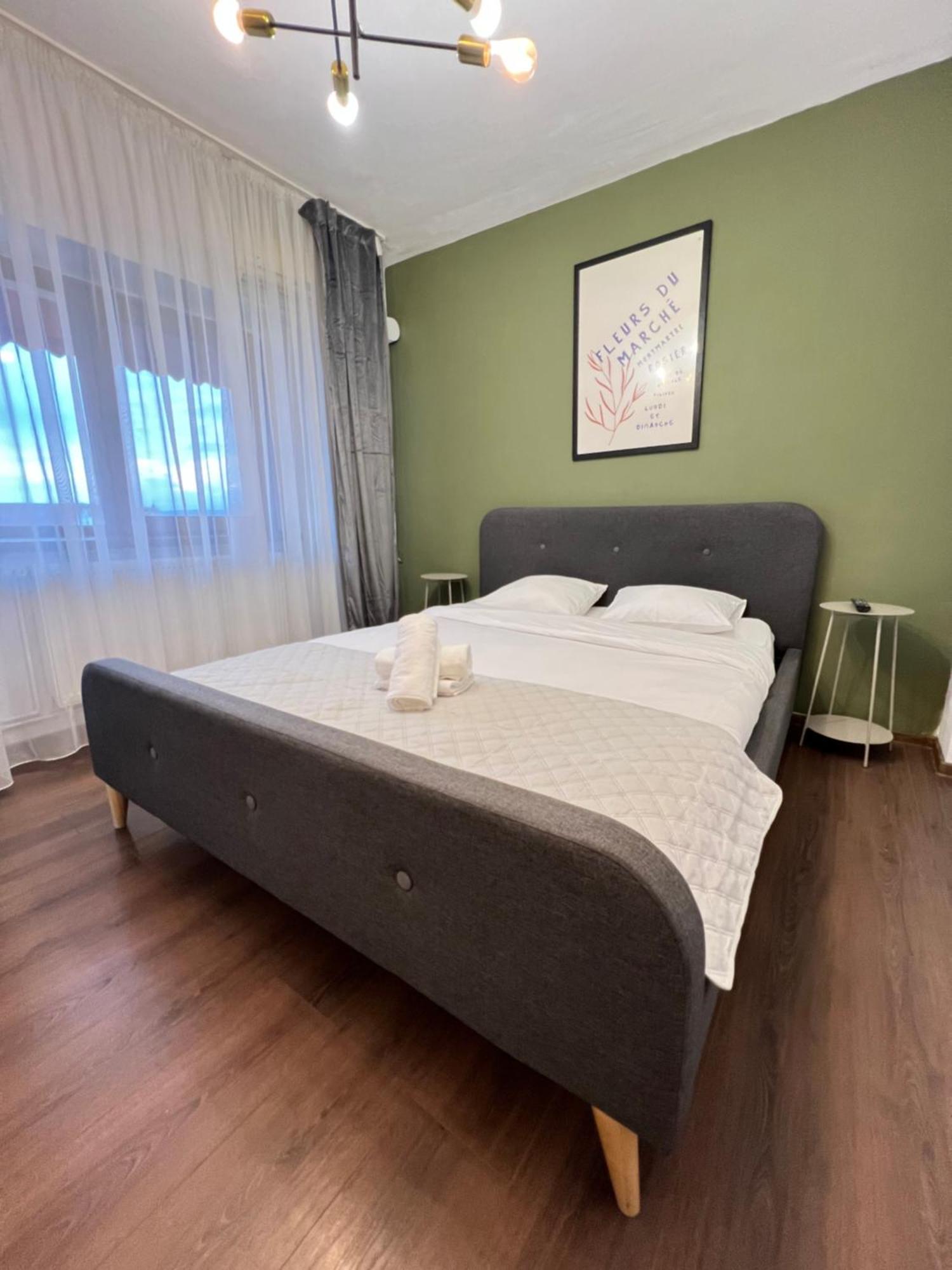 Old Town View- Ultracentral Apartment ทาร์โกวิชเต ภายนอก รูปภาพ