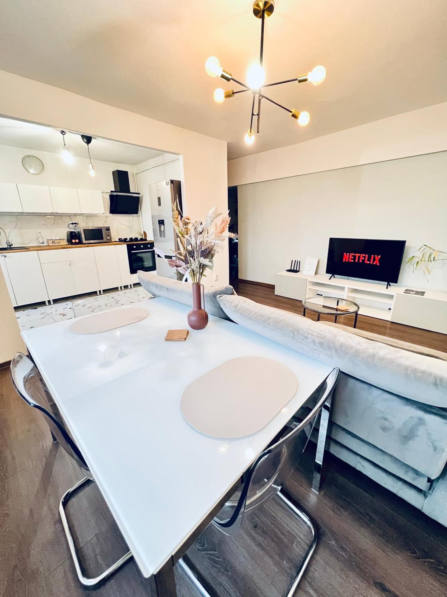 Old Town View- Ultracentral Apartment ทาร์โกวิชเต ภายนอก รูปภาพ